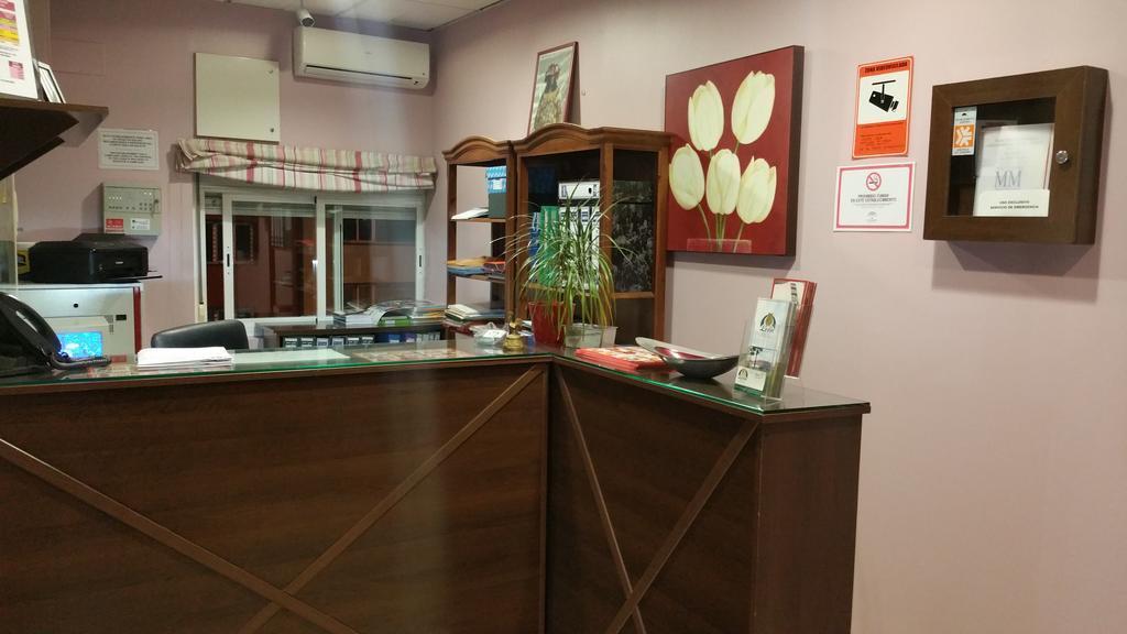 Hotel Leon Ла-Пальма-дель-Кондадо Экстерьер фото